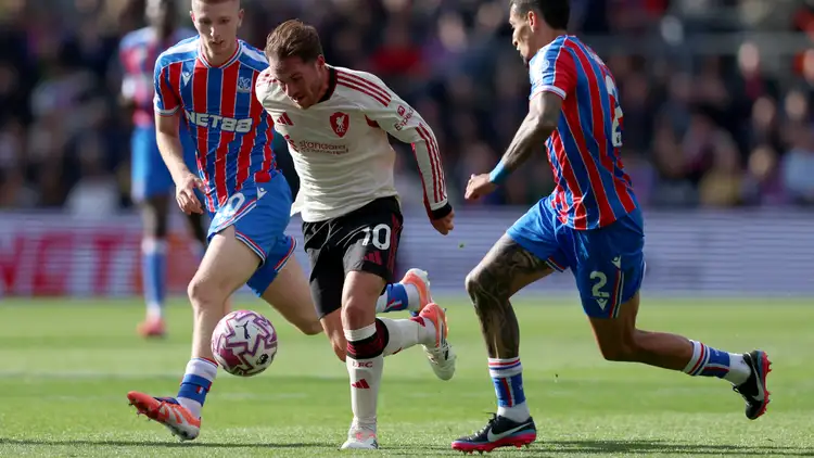 Liverpool’s Unbeaten Streak Shattered in 2-1 Defeat to Crystal Palace